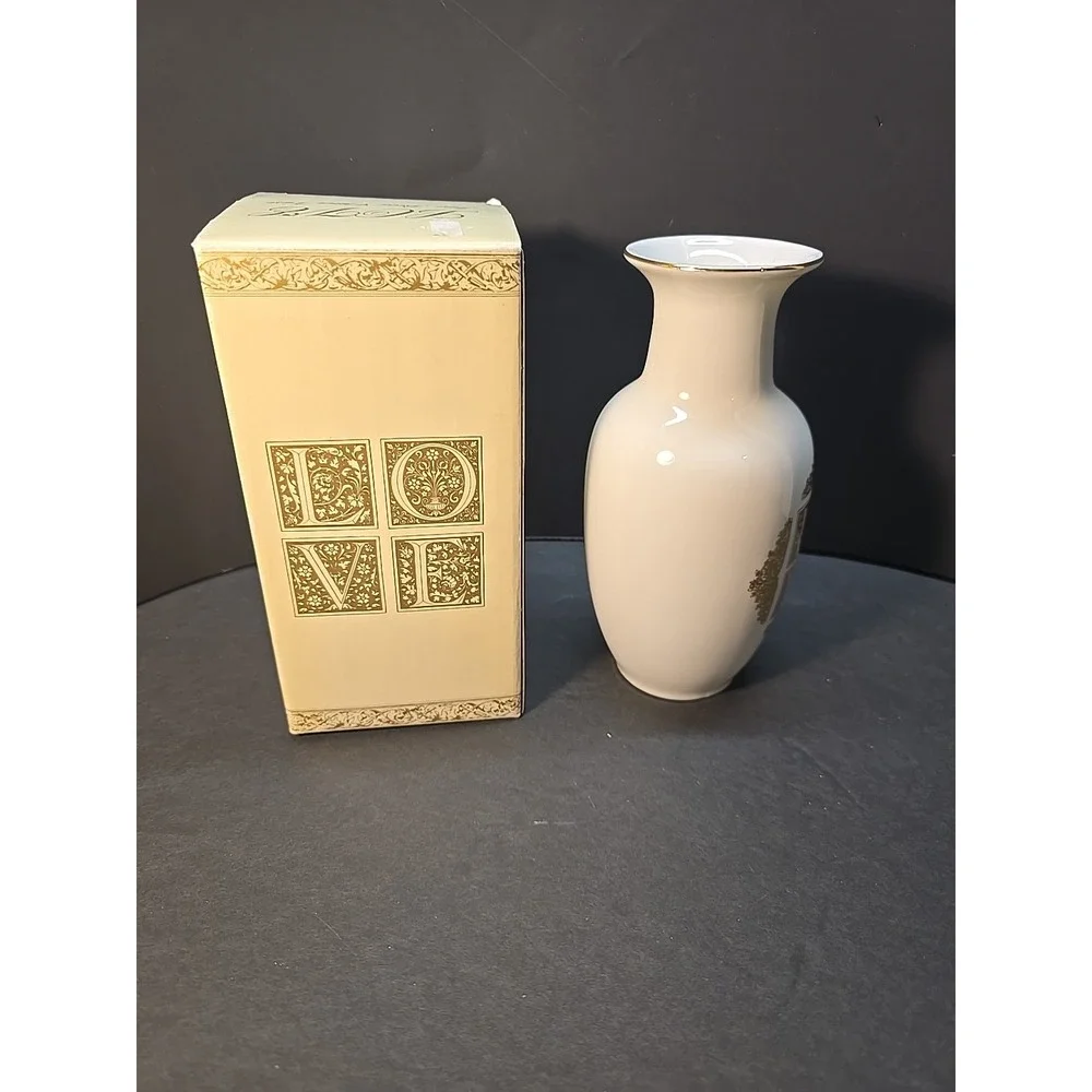 Papel Freelance Fine Bone China LOVE Vase 8 Inches With‎ Original Box